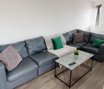 6 bedroom flat to rent - Photo 2