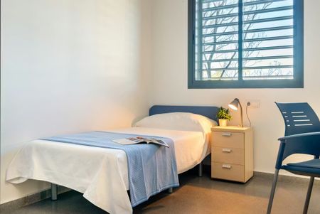 Carretera Su Eminencia, Sevilla, Andalusia 41013 - Photo 2