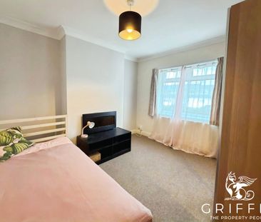 High Street, Aveley, South Ockendon, RM15 - Photo 1
