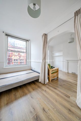 Topsfield Parade, Tottenham Lane, London, N8 - Photo 4