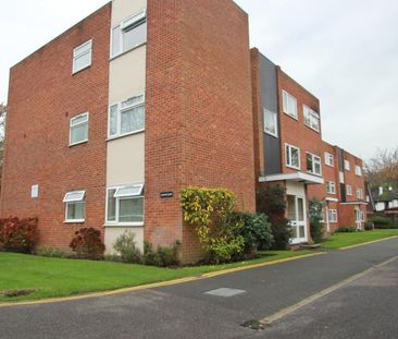 Alwyne Court, Horsell - 2 bedrooms Property for lettings - Seymours - Photo 6