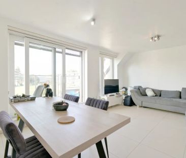 Ruime duplex met terras en vrij uitzicht in Zwijnaarde - Foto 1