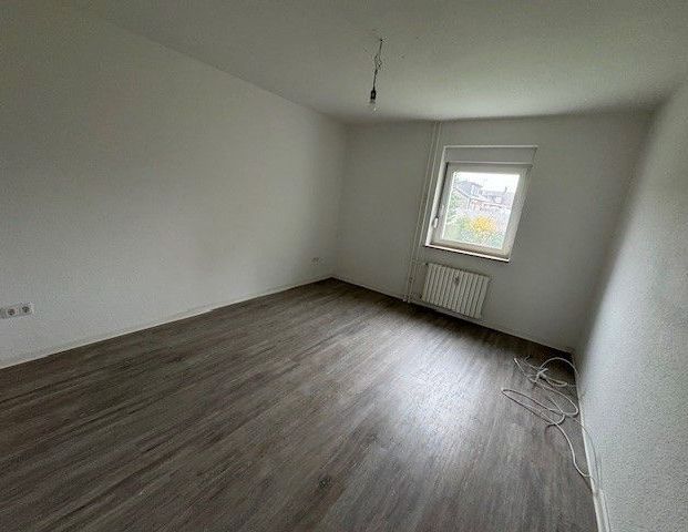 Frisch renovierte 2,5 Zimmerwohnung mit Balkon - Photo 1