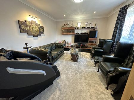 5 bedroom semi-detached house to rent - Photo 3