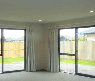 Elegant Modern Home– Your Next Chapter Begins Here - Photo 2