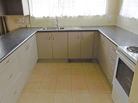 Lovely Family Home - Photo 2