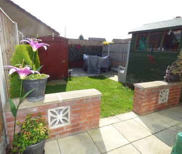 2 bedroom semi-detached house to rent - Photo 5