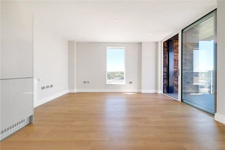 Excellent one-bedroom, one-bathroom flat within Wimbledon Grounds, this prestigious new development next to the AFC Wimbledon Stadium. The apartments all have generous balconies, lift access, secure bike storage and landscaped communal gardens. - Photo 2