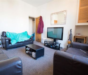 3 bedroom terraced house to rent - Photo 3