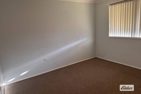Brick & tile Taree West family home - Photo 4