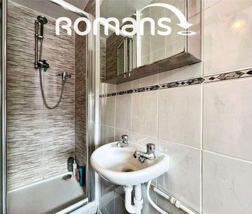 Ashdown Avenue, Farnborough, GU14 - Photo 4