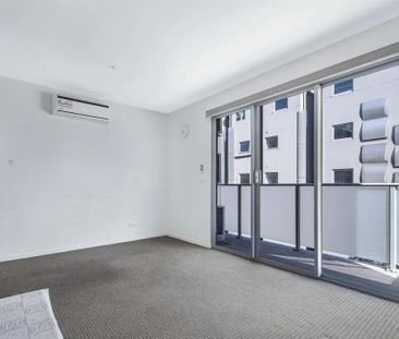 Caulfield East - Photo 3