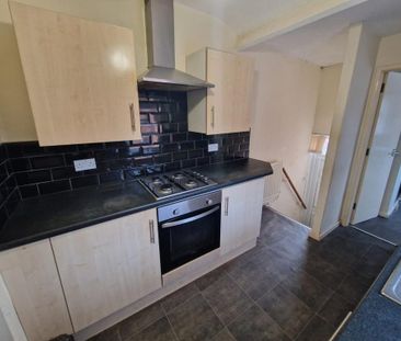 3 bedroom flat to rent - Photo 5