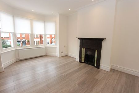Eaton Park Road, N13, London - Photo 2