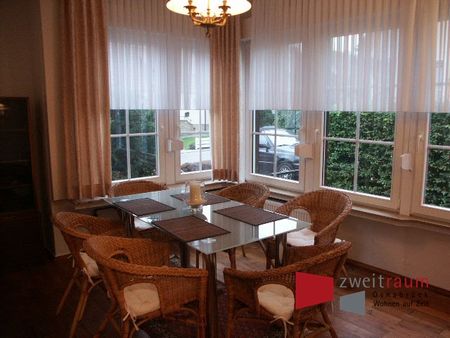 Weststadt, Haus mit 6 Zimmern, Sonnenterrasse und Garten - Photo 2