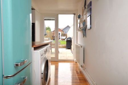 Staplegrove Road, Taunton, Somerset, TA2 - Photo 2