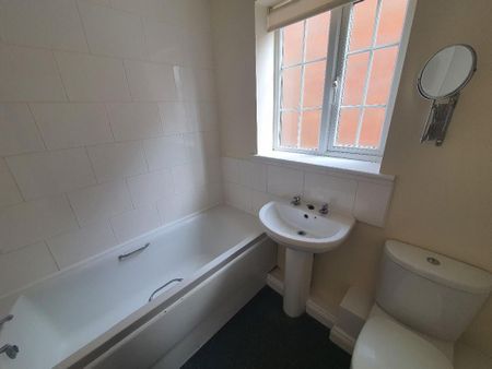 3 bedroom semi-detached house to rent - Photo 3