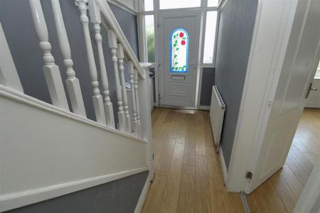 3 bedroom semi-detached house to rent - Photo 3
