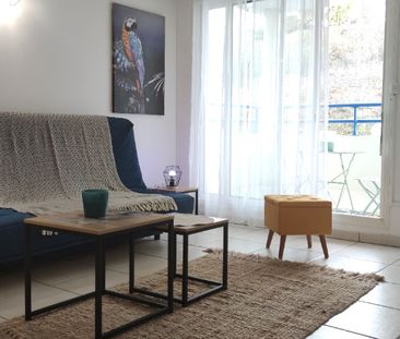 Location Appartement 1 pièce 30m² ST GILLES LES BAINS 97434 - Photo 2