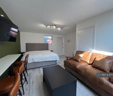 Studio to rent - Photo 5