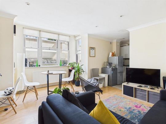 2 bedroom flat to rent - Photo 1