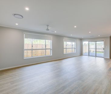 Beautiful Family Home - Photo 1