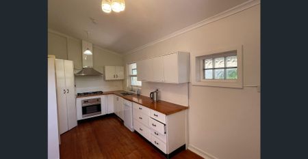 Large Family Home ! - Photo 5