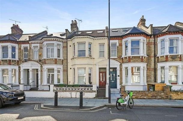 Bloemfontein Road, London, W12 - Photo 1