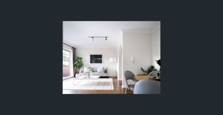 Large One Bedroom Apartment in the Heart of Bondi - Photo 4