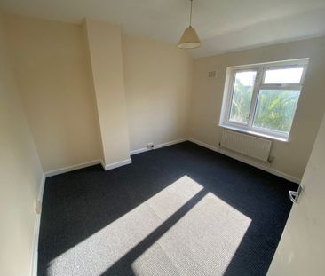 Rothwell Road, Dagenham, RM9 - Photo 4