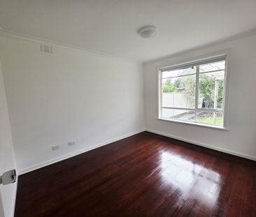 Charming Family Home - Photo 3