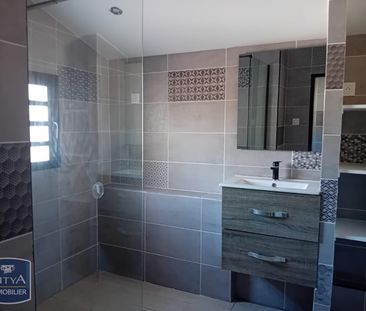 Location Maison 4 pièces 73m² ST LOUIS 97450 - Photo 3