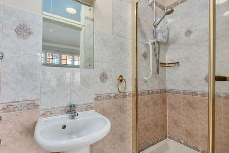 3 bedroom flat to rent - Photo 2