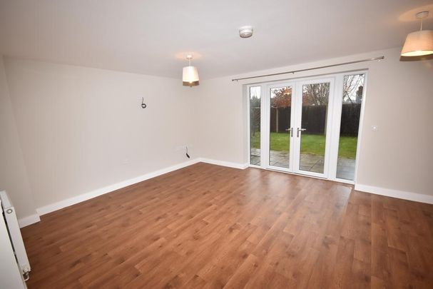 3 bedroom semi-detached house to rent - Photo 1