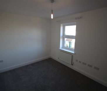 2 bedroom semi-detached house to rent - Photo 4