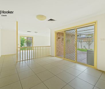 Spacious Family Home - Photo 3
