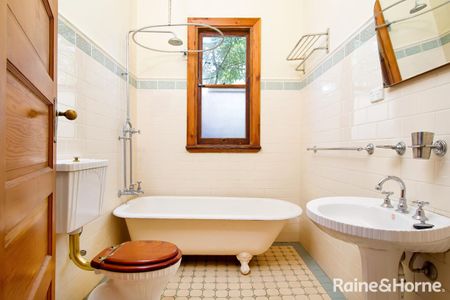 CLASS & STYLE IN CENTRAL - Photo 5