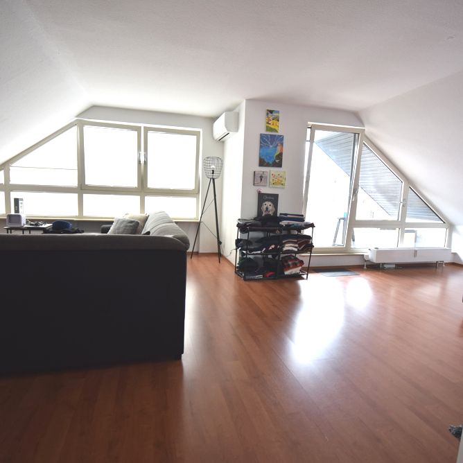 Besondere, großzügige Wohnung in prima Innenstadtlage - Photo 1