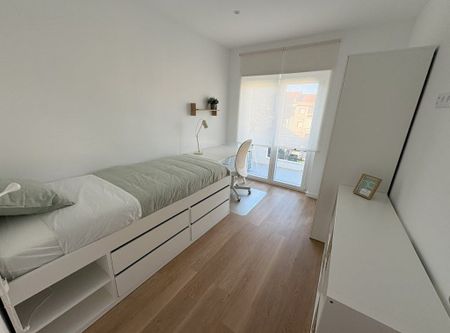 Praceta Primeiro de Maio, Amadora, Lisbon 2720 - Photo 2