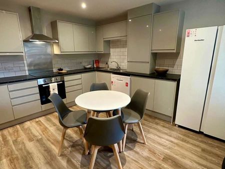 Pitville Place Room 6 - Photo 2