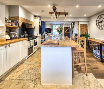 2 bedroom end of terrace house to rent - Photo 3