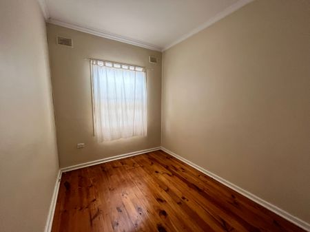 38 Seaview Road, Port Augusta - Photo 2