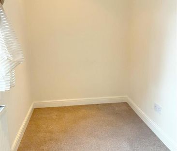 3 bedroom end of terrace house to rent - Photo 5