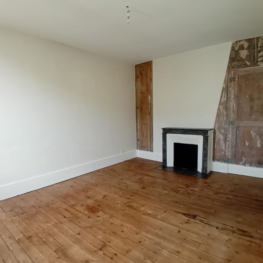 A LOUER PETIT 3 PIECES PROCHE GARE - Photo 1