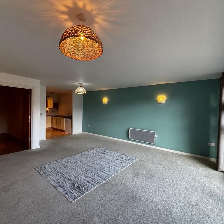 2 bedroom flat to rent - Photo 1