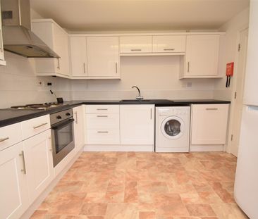 Gorton Street, Kinsley, Pontefract - Photo 2