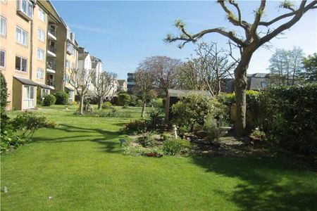 1 bedroom retirement property to rent - Photo 5