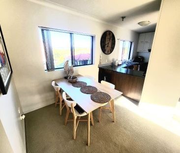 Varsity Lakes - Photo 1