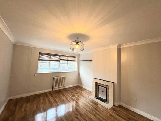 1 Bed Flat, Dorchester Court, SE24 - Photo 1