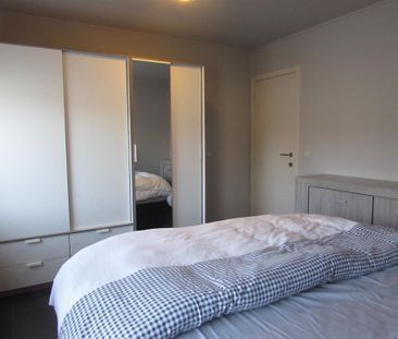 Gelijkvloers appartement met twee slaapkamers, terras en garage - Photo 6
